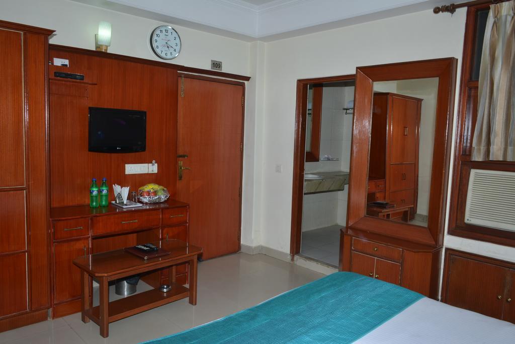 Airport Hotel Vishal Residency Нью-Делі Екстер'єр фото