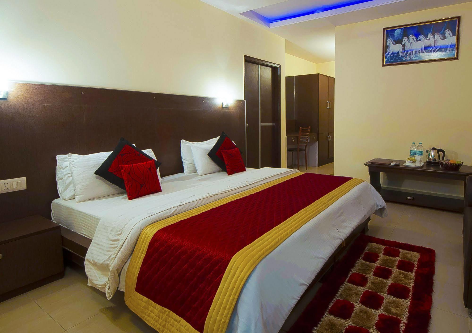 Airport Hotel Vishal Residency Нью-Делі Екстер'єр фото
