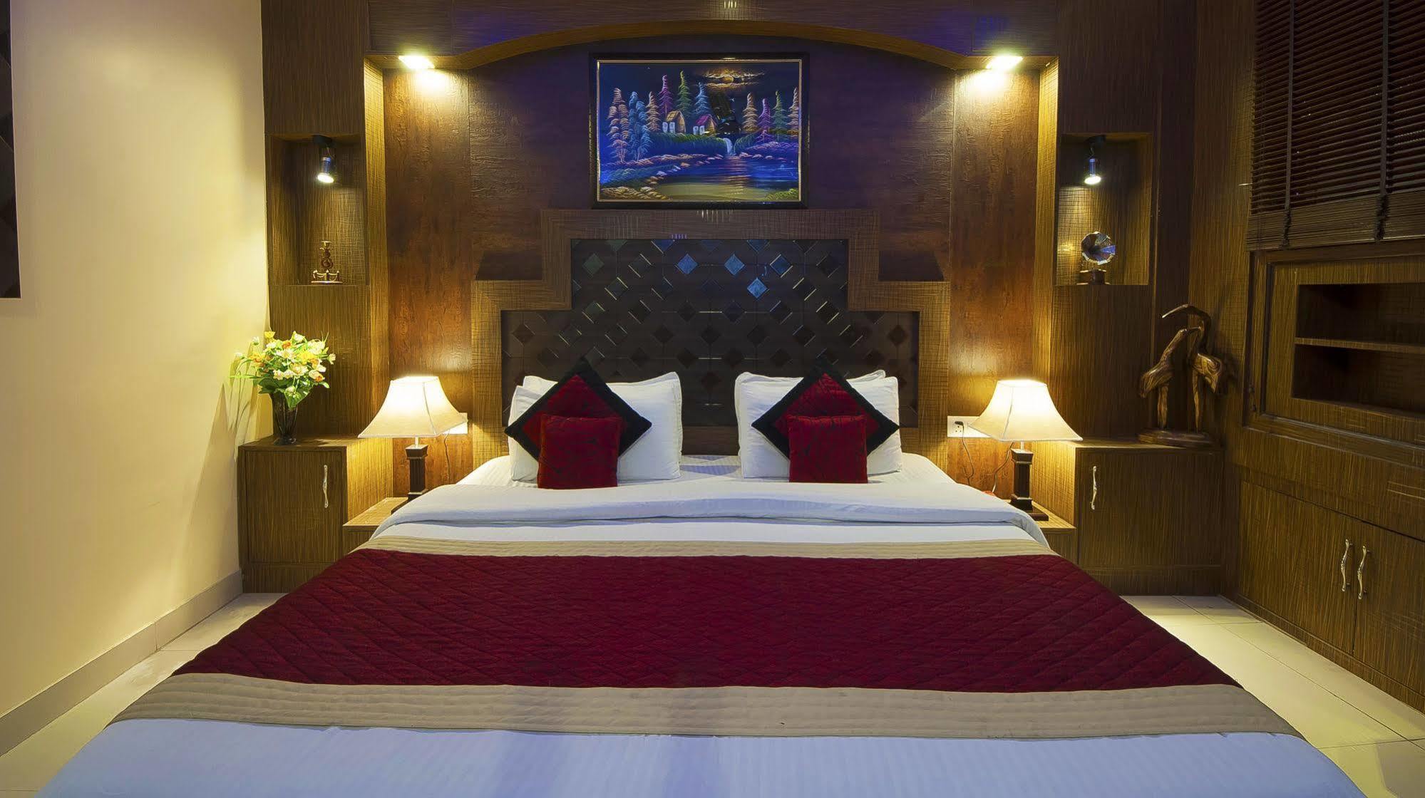 Airport Hotel Vishal Residency Нью-Делі Екстер'єр фото