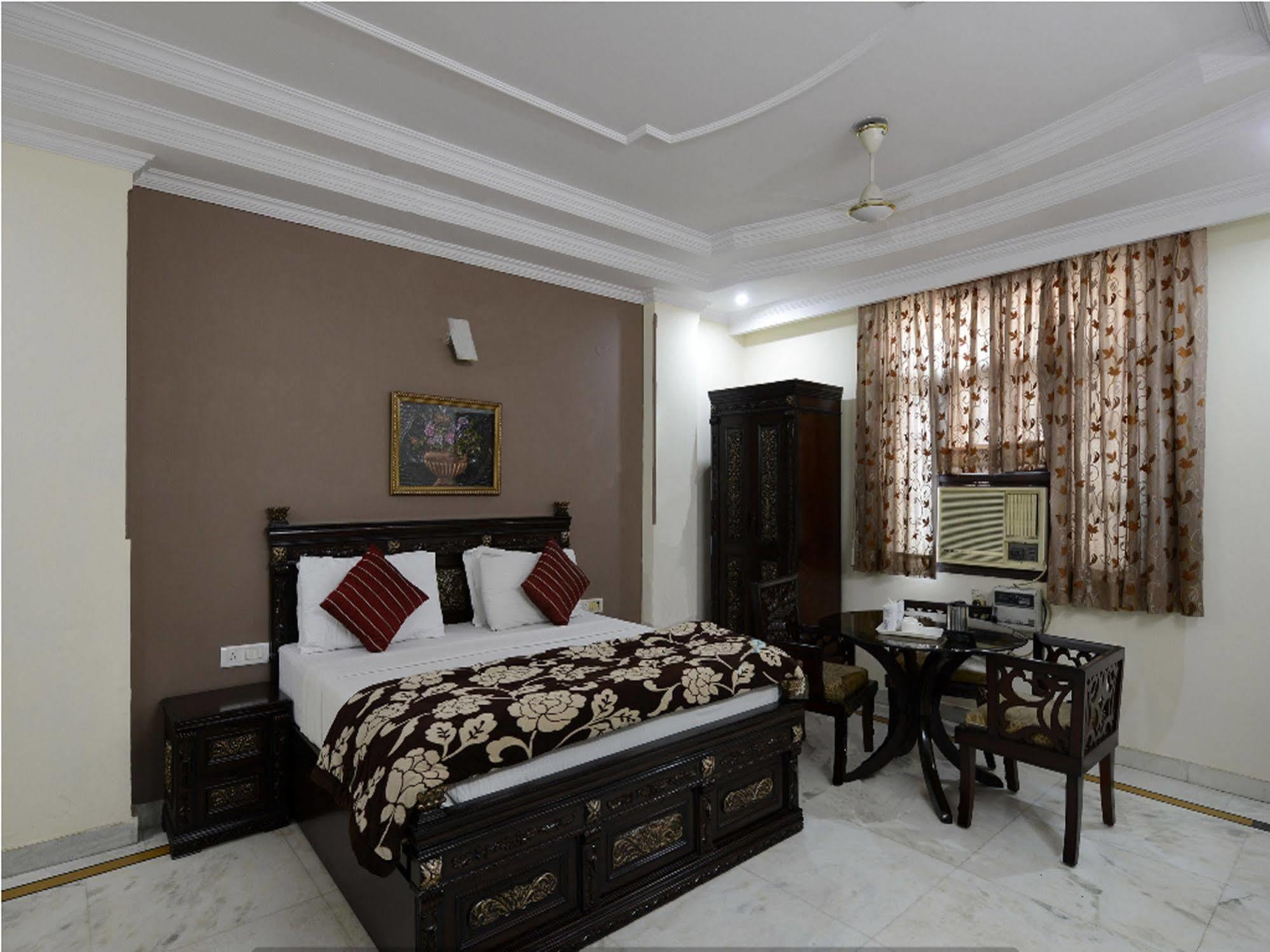 Airport Hotel Vishal Residency Нью-Делі Екстер'єр фото
